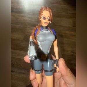 Tomb Raider Lara Croft Figurine